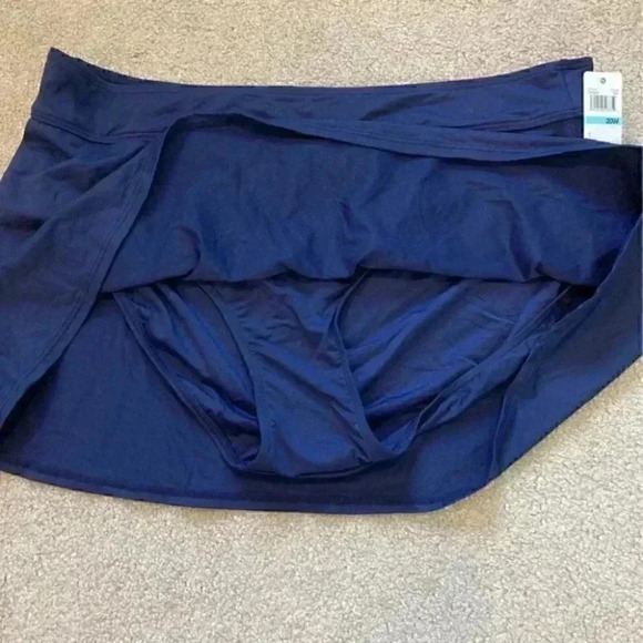 New with tags Anne Cole women’s navy bikini skirt in size 20W - Picture 3 of 5